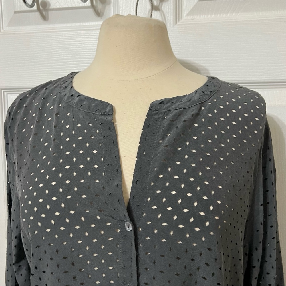 Ecru Gray Silk Eyelet Button Down Shirt Size XL - Picture 8 of 11